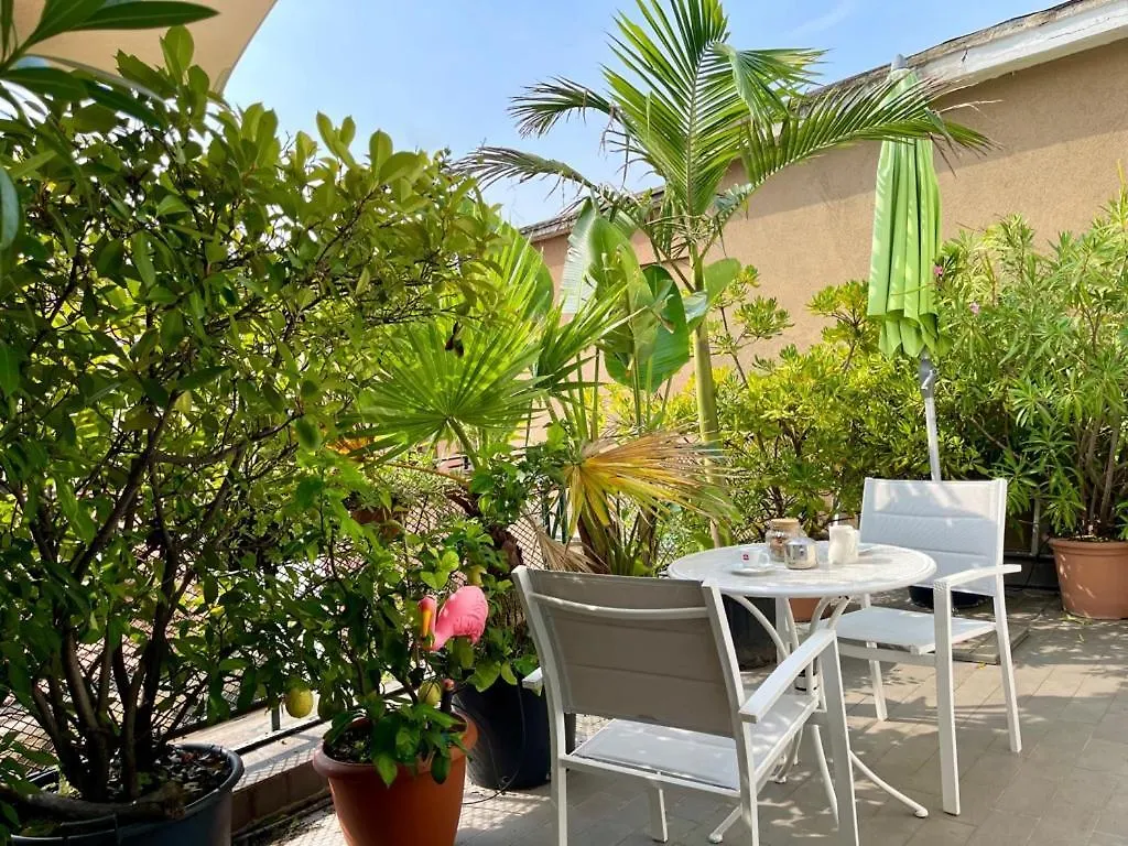 Cozy Apartment With Terrace In Milán
